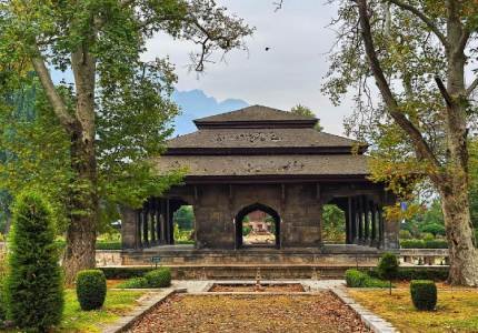 Pathankot to Srinagar, Gulmarg & Pahalgam Tour